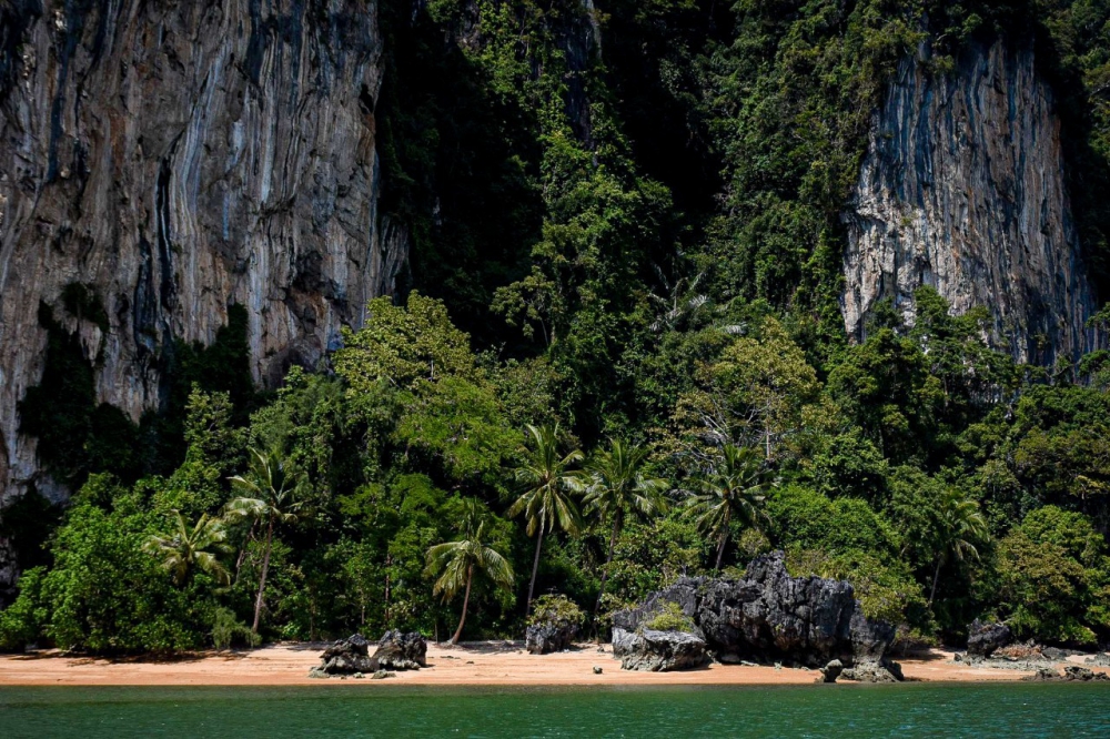 ชุมชนบ้านไหนหนัง จังหวัดกระบี่