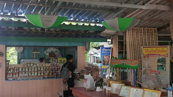 เชิญมาสัมผัสกลิ่นอายธรรมชาติกับตลาดน้ำคลองมหาสวัสดิ์